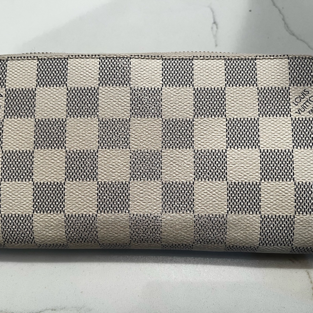 Louis Vuitton Damier Azure Zippy wallet